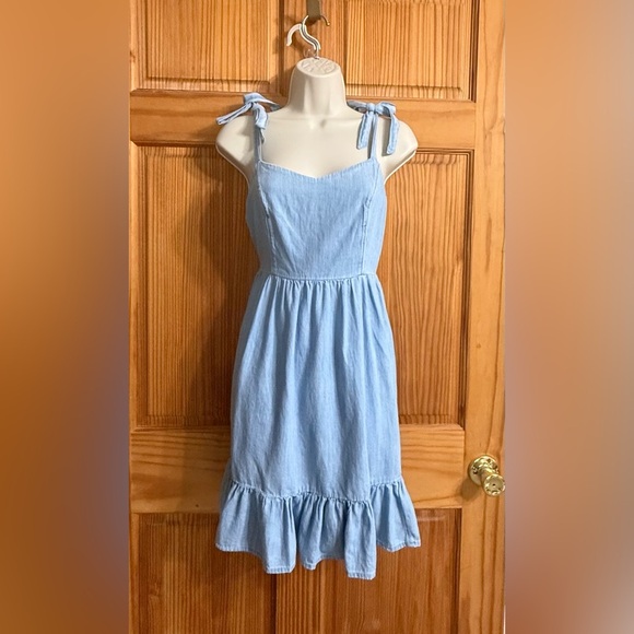Old Navy small Petite Lightweight Denim blue Dress – Adjustable Straps – NWT - Picture 1 of 3